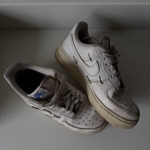 Nike Low-Top Sneakers in Off-White with Aged Sole